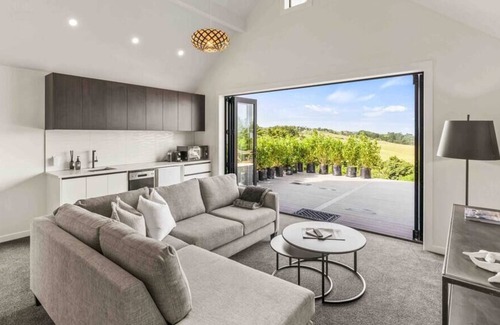 Mangawhai Villa | Rural Boutique Paradise with a glimpse of the sea.