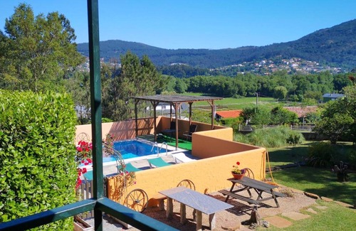 O Rosal Apartment | Rural Complex 'Shakti Rio Mino' with Lake Views, Private Pool and Wi-Fi