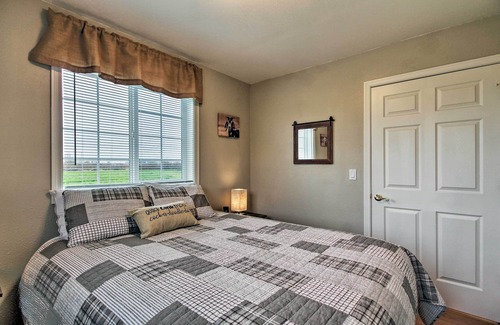 Harrisburg Cottage | Rural Cottage 20 Min to Eugene w/Mt Tom Views!