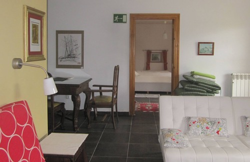 Hazas de Cesto Apartment | Rural apartment 70m2 plus terrace in a large house, 2km from Beranga and 12km from beaches