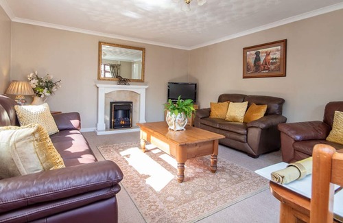 Dingwall Cottage | Rural escape for 5 in the Scottish Highlands