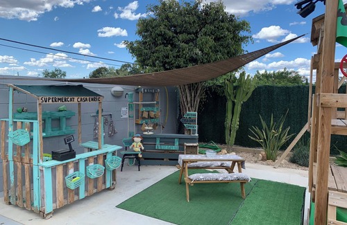 Deltebre Cottage | Rural house Enric with children's playground, swimming pool, barbecue, parking, pets allowed.