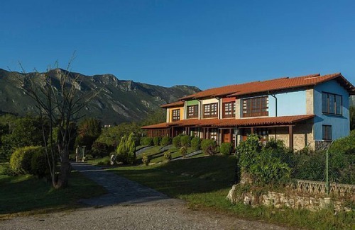 Llames de Pria Cottage | Rural house (full rental) Playa de Guadamía for 4 people