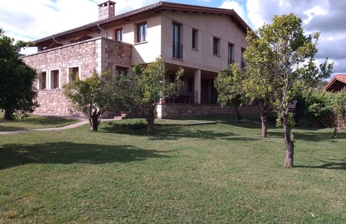 Cadalso Villa | Rural House with 10 Bedrooms in Sierra de Gata Extremadura