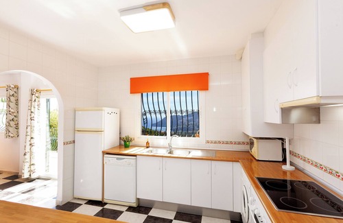 Almunecar Cottage | Rural house with incredible views to the sea and mountains of the area.