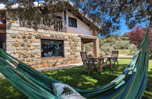 La Joya Cottage | Rural house with spacious exterior and views of the mountains of Malaga. full rent