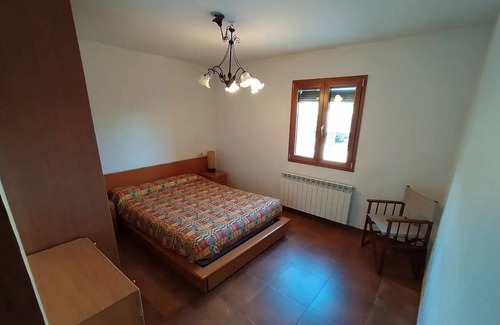 Biosca Cottage | Rural house with swimming pool for groups of up to 15 people