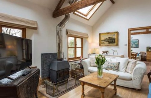 Stockbridge House | Rural location, Test Valley, Barn Conversion. 4 miles from Stockbridge.