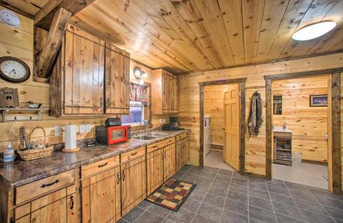 Putnam County House | Rural Powersville Retreat with Lake Access and Porch!
