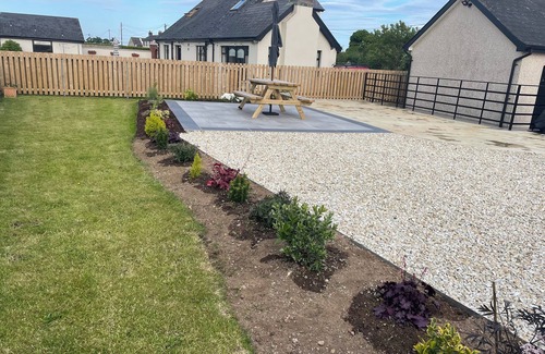 Newry House | Rural retreat (Family friendly/pet friendly)close to seaside and Mountains.