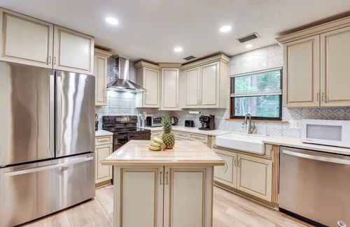Fruit Cove Cottage | Rural Retreat! Florida Cottage w/Screened Patio