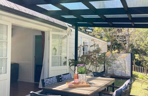 Waimauku Cottage | Rural setting, pool, family friendly
