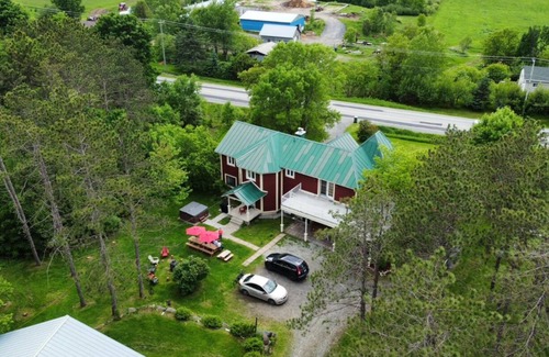 Sainte-Catherine-de-Hatley House | "Rustic country farm 5 min. from Magog Lake, commerce and highway.