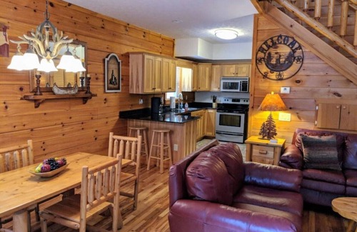 Maggie Valley Cabin | "Rushing Bear!" Fully furnished two bedroom cozy cabin you want to capture!"