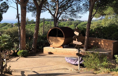 Sant Andreu de Llavaneres House | Rustic Guesthouse on large estate coast Barcelona with Welness and Seaview