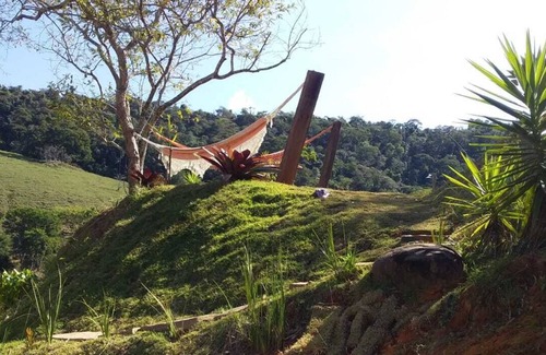 Comendador Levy Gasparian House | Rustic site with lakes