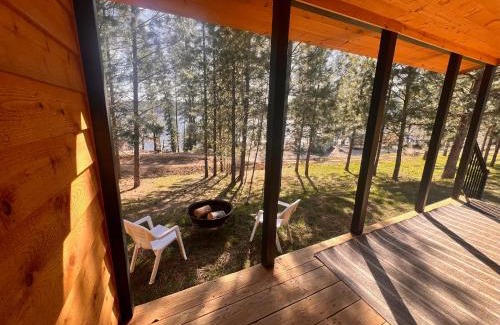 Valley House | Rustic 1 bd 1 ba Cabin at New Waitts Lake Resort