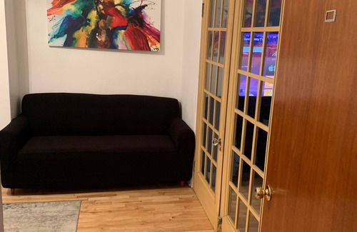 Quartier des Spectacles Apartment | Rustic 2 Bedrooms, premium dowtown location