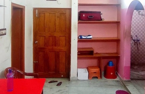 South Dum Dum Apartment | Rustic 2BHK Flat in Dum Dum Kolkata with AC