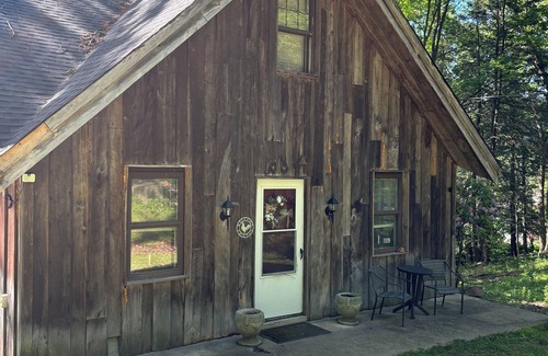 Level Green Cottage | Rustic 2BR 1BA Cottage w Porch!