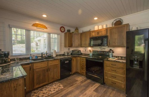 Hendersonville House | Rustic 3BR w/Private Pond + Firepit~Near Trails