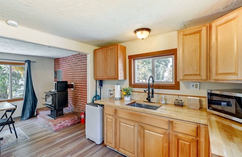 Allyn-Grapeview Cabin | Rustic Allyn Cabin: Private Isl Community w/Kayak