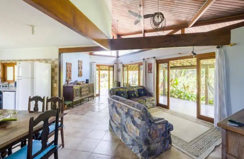 Itamambuca House | Rustic and cozy house 150 meters from the beach