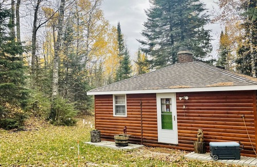 Deer River Cabin | Rustic and Cozy Lakefront Retreat