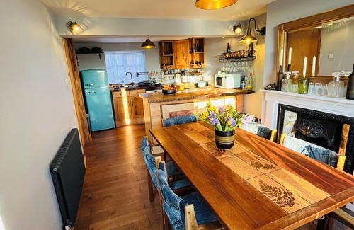Heathfield Cottage | Rustic and Quirky Comfortable Cottage with Hot Tub