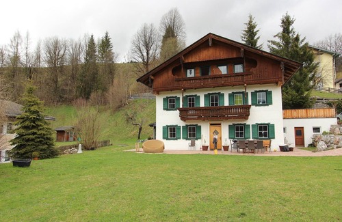 Hopfgarten Markt Apartment | Rustic holiday home on the ski slopes