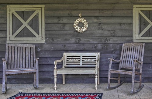 Hendersonville House | Rustic & Authentic Farm Stay by DuPont Forest!