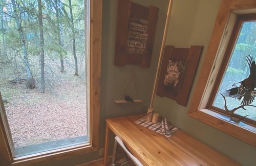 Westerose Cabin | Rustic Backwoods Cabin Getaway! Escape the Hustle!
