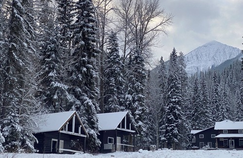 Golden Cabin | Rustic Beaverfoot Lodge Basic Cabin