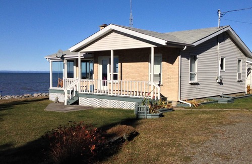 Saint-Simon Ski Chalet | Rustic seaside cottage with private heated pool