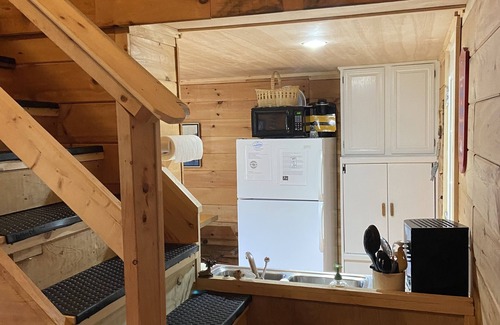 Charlestown Cabin | Rustic cabin, 1.5 miles to beach, sleeps four
