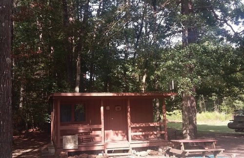 Murfreesboro House | Rustic Cabin 3 .