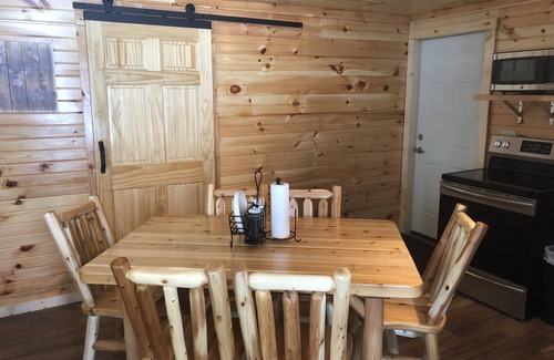 Hope House | Rustic Cabin Getaway