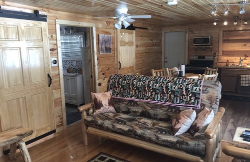 Hope House | Rustic Cabin Getaway