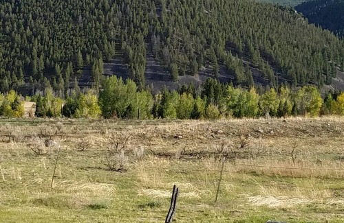 Wise River Cabin | Rustic Cabin Getaway near Wise River – The Tommy James Place. Pet-Friendly!