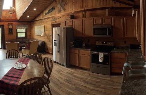 Black Cabin | Rustic Cabin in the Ozarks, near beautiful Black river