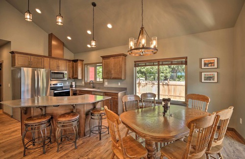 Packwood Cabin | Rustic Cabin Near Mt Rainier: Fire Pit & BBQ!