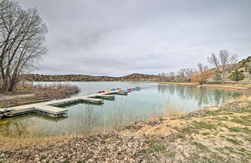 Sterling House | Rustic Cabin Near Palisade State Park with Deck!