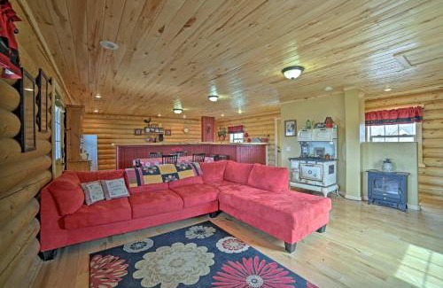 Sterling House | Rustic Cabin Near Palisade State Park with Deck!
