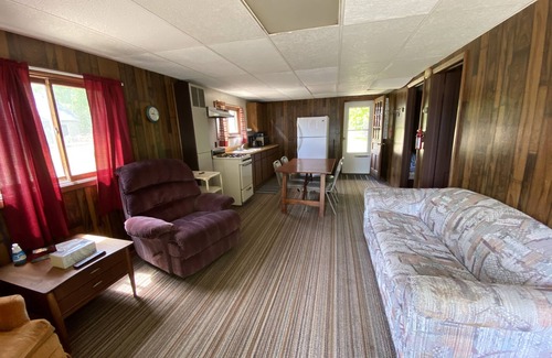 Barbeau House | Rustic cabin on the St. Mary's River