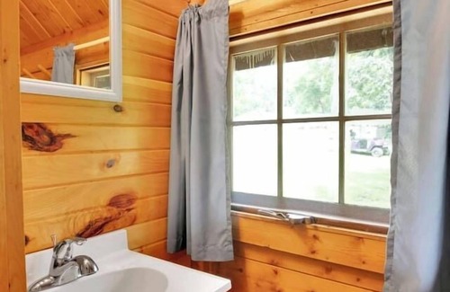 Bloomington Cabin | Rustic Cabin with Pool Access