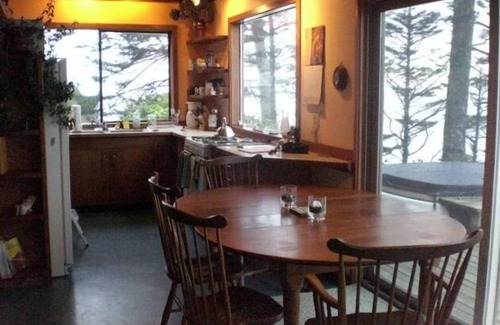 Arch Cape Cabin | Rustic Cabin with Spectacular Ocean View