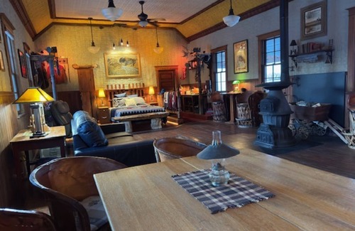 Maple Creek Cabin | Rustic Charm and acres of elbow room: Ghostown Blues Lodge Near Cypress Hills!