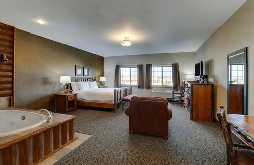 Sioux City Hotel | Rustic Charm Meets Modern Comfort: Cozy Lodge in Downtown Sioux City