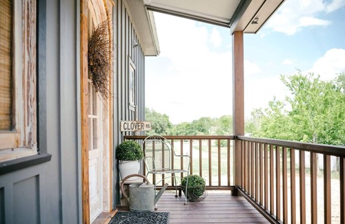 Fayetteville Apartment | Rustic Charm Meets Modern Flair | The Rusty Clover