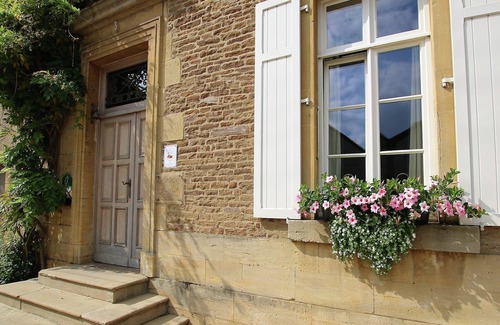 Latour House | Rustic Charm, Modern Comfort